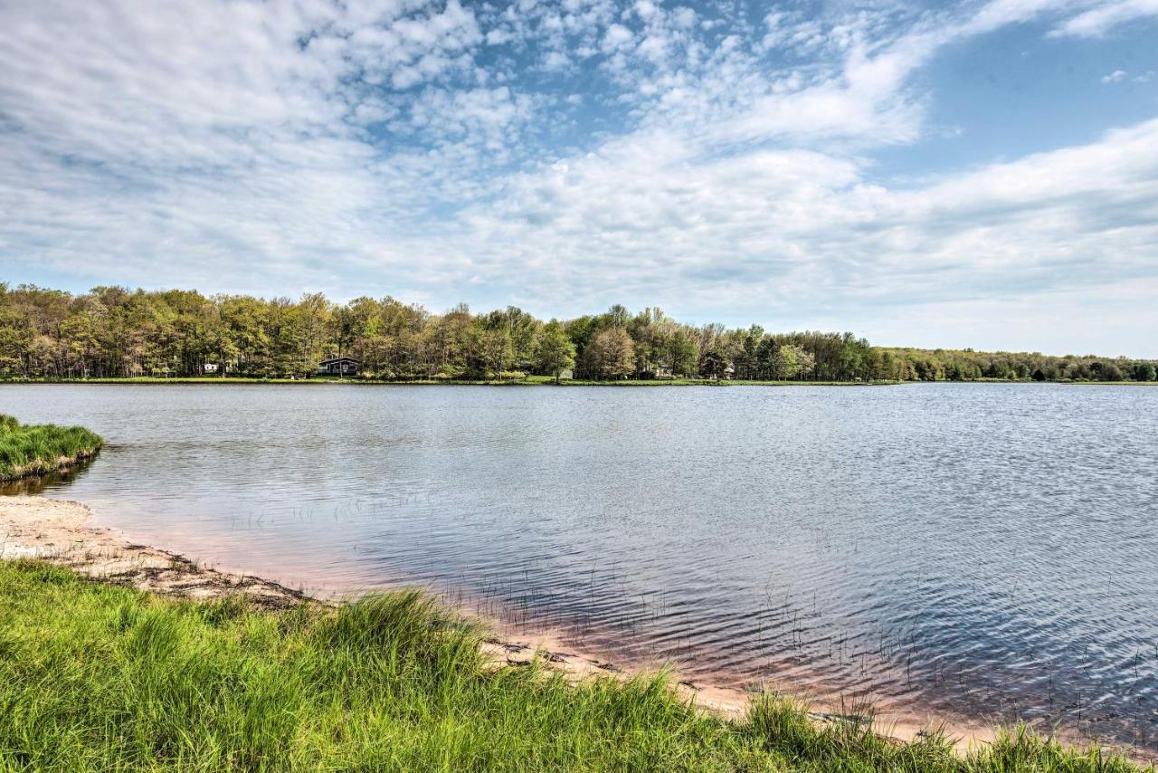 Pocono Mountain Escape With Game Room Walk To Lake! Albrightsville Exterior photo